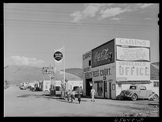 LOC_4_Missoula_entering_town_8c22026u - click to open lightbox